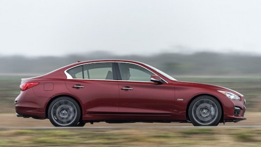 Infiniti Q50 models equipped with the 3.0-liter V6 twin-turbo 400 hp engine are designated as the Q50 Red Sport 400 and feature unique staggered 19-inch aluminum-alloy wheels and 245/40R19 front/265/35R19 rear summer performance run-flat tires, as well as unique exhaust tips. These changes help to assert the car’s performance credentials and add to its aggressive, confident aura.